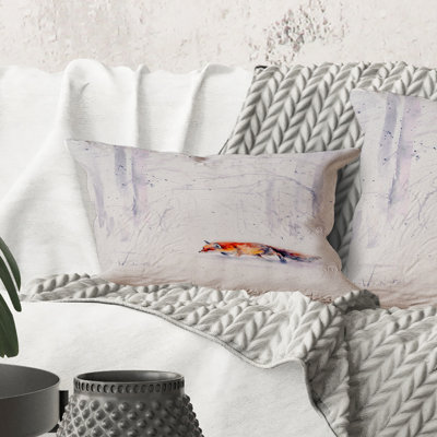 Rectangle, renard roux courant dans la neige blanche II - Coussin décoratif imprimé maison de campagne