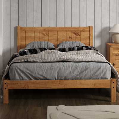 Ensemble de chambre à coucher 3 pièces, une table de chevet, un lit et une grande commode Lindall, style rustique en bois massif