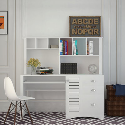 Bureau d'ordinateur à domicile avec huche