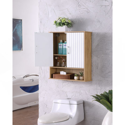 Armoire murale de salle de bain avec porte double, tablette inférieure, portes à motif ondulé, tablette intérieure réglable, installation facile, bois blanc et naturel