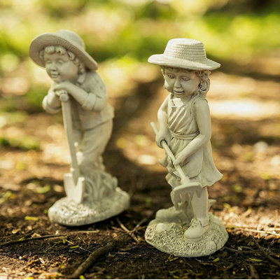 Aairah Plastic Garden Statue