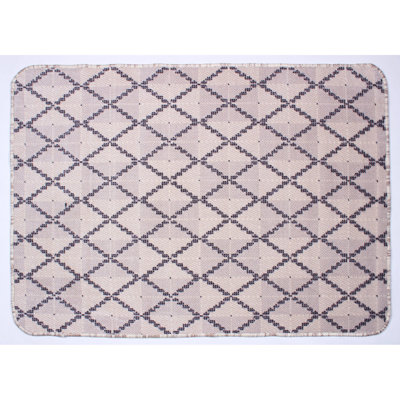 Tapis rayé gris foncé