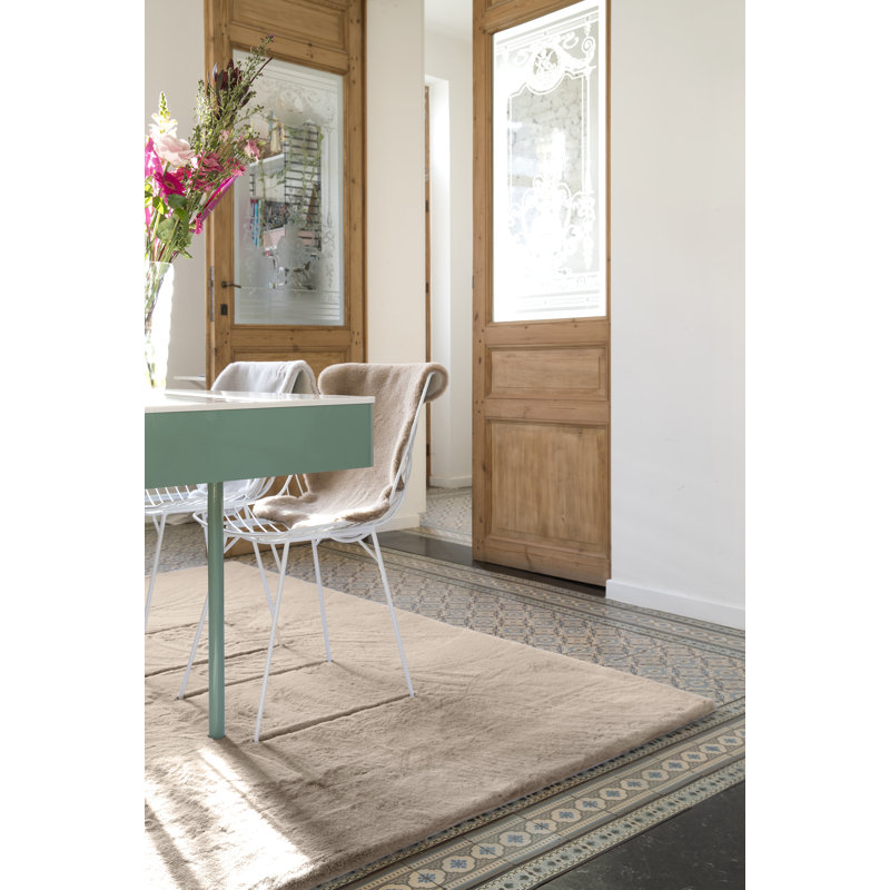 Peterson Solid Colour Area Rug, Rectangle 160cm x 230cm