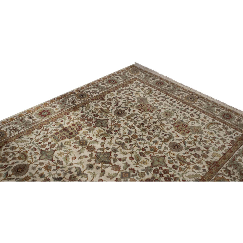 Hand Knotted Wool Oriental Area Rug in Cream And Red