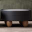 Ensemble de tables basses noires en bois massif et manufacturé