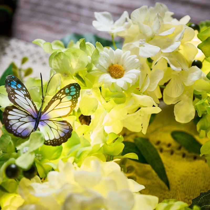 Couronne d'hortensia artificielle d'été pour porte d'entrée avec lumières et minuterie, L 4 po x H 18 po x P 4 po, Vert/blanc