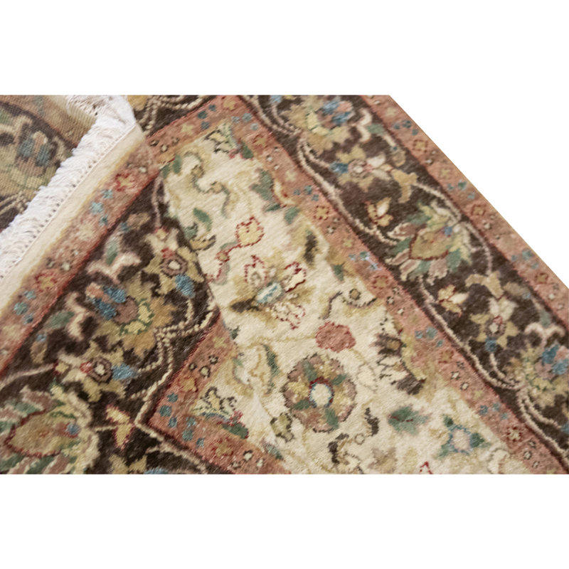 Hand Knotted Wool Area Rug in Cream And Mocha