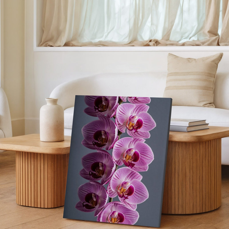 Toile, un arrangement rapproché d'orchidées roses délicates en cascade verticale, mettant en valeur leurs structures de pétales complexes et art mural sur toile