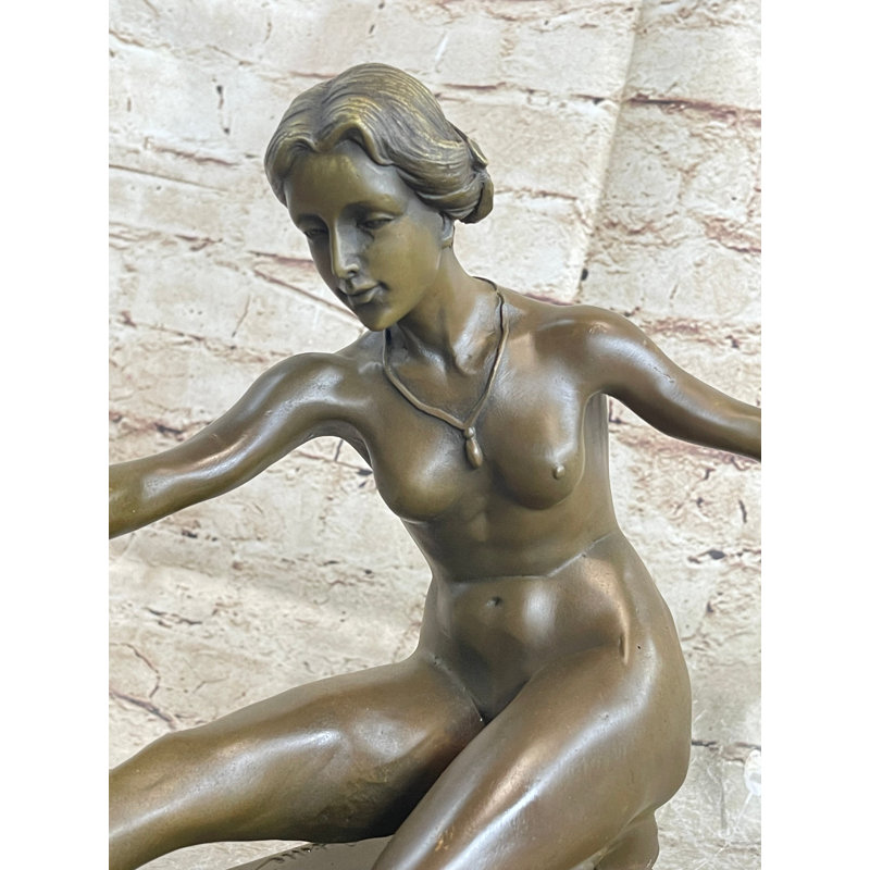 Sculpture en bronze signée Jean Patoue