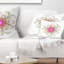 Coussin décoratif simple imprimé floral blanc et rose