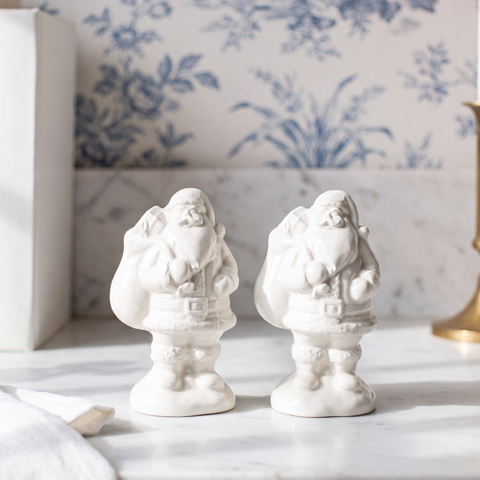 Santa Ceramic Salt and Pepper Shaker Set