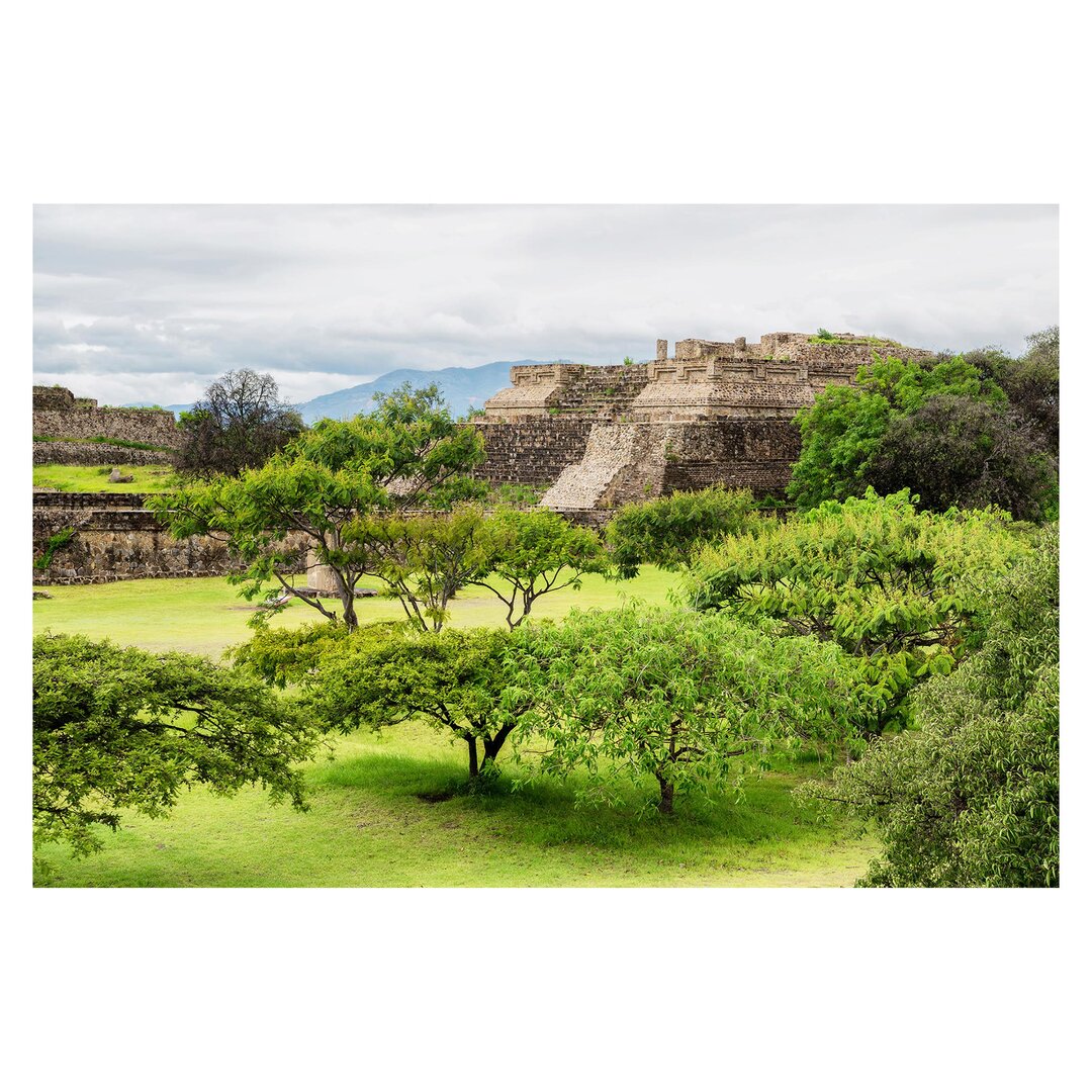 Strukturierte Tapete Pyramids of Monte Alban 2,25 m x 336 cm