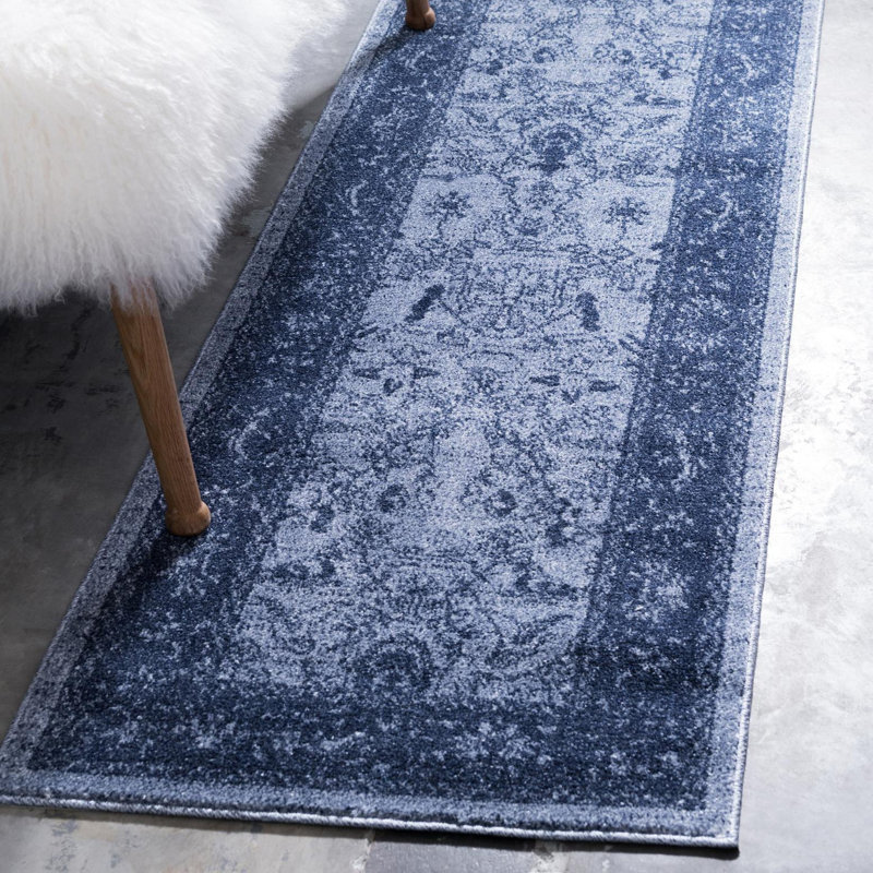 Tapis bleu marine Godina, Tapis de couloir 2 pi x 6 pi 1 po