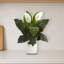 Agencement de fleurs en liliess de paix spathiphyllum artificielle