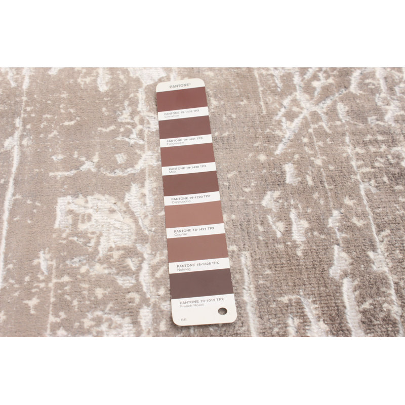 Tapis brun foncé noué à la main Egmont