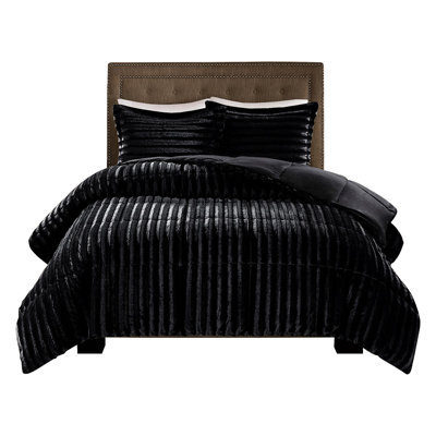 Faux Fur Comforter Mini - Full/Queen, Black , Cozy Full/Queen , & Fashionable
