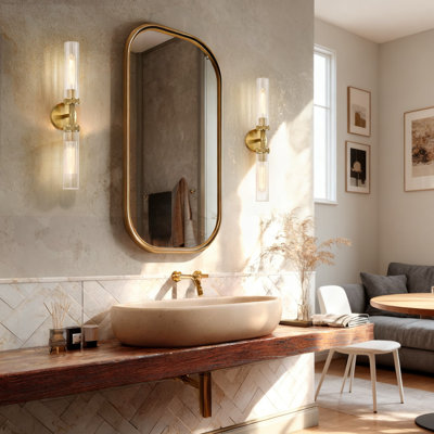 Applique murale 2 lumières avec abat-jour en verre ondulé et structure en métal texturé, éclairage de meuble-lavabo moderne pour miroir de salle de bain, de chambre à coucher ou de couloir, finition dorée 25 pouces