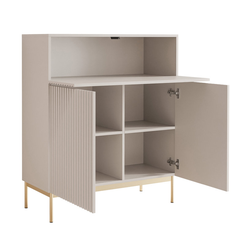 Sideboard, 92