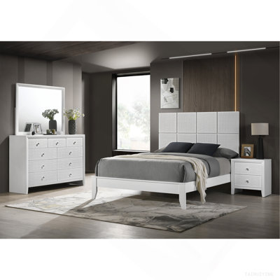 Le lit 1Pc est doté d'une tête de lit à motif géométrique et d'une finition blanche impeccable.