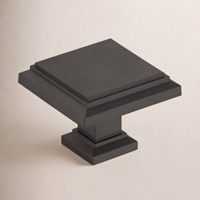 Appoint 1 1/4" Length Square Knob