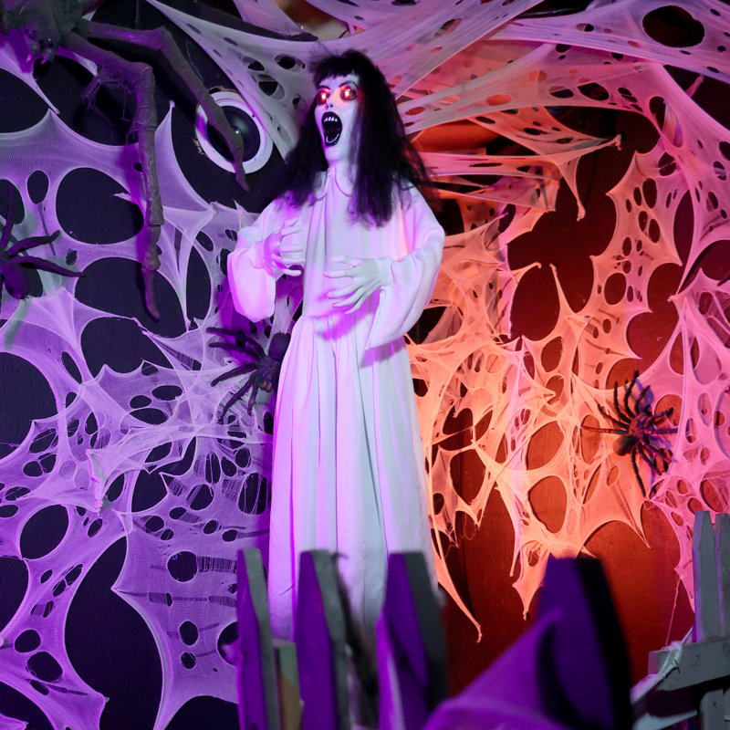 Haunted Hill Farm 5 pi 11 po, debout, Halloween