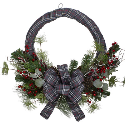 Faux Berry Plastic 24'' Wreath