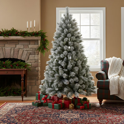 Arbre de Noël moderne enneigé 4pi avec aiguilles de pin et feuilles d'eucalyptus