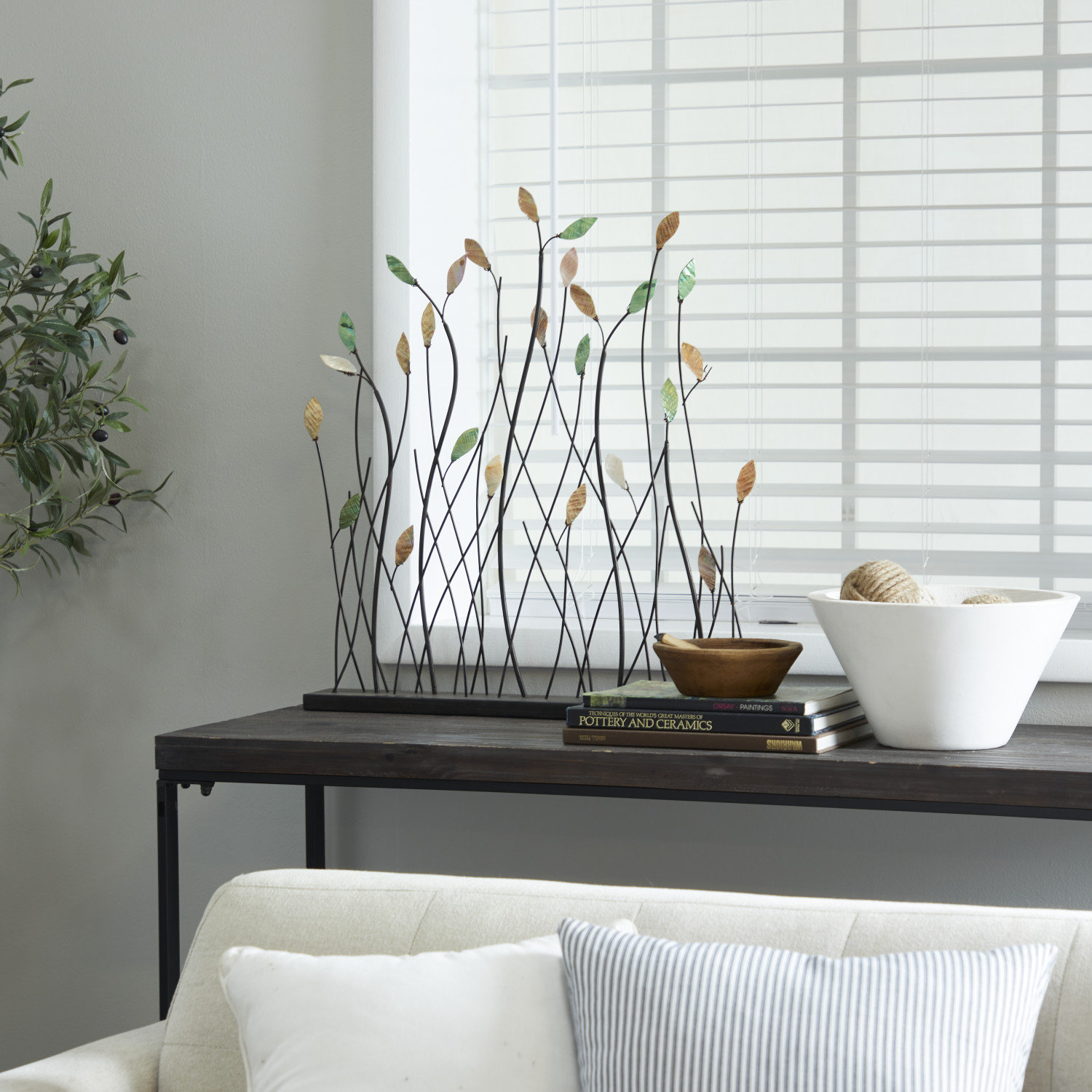 Lark Manor™ Airyonna Black Metal Leaf Decorative Sculpture with Black ...