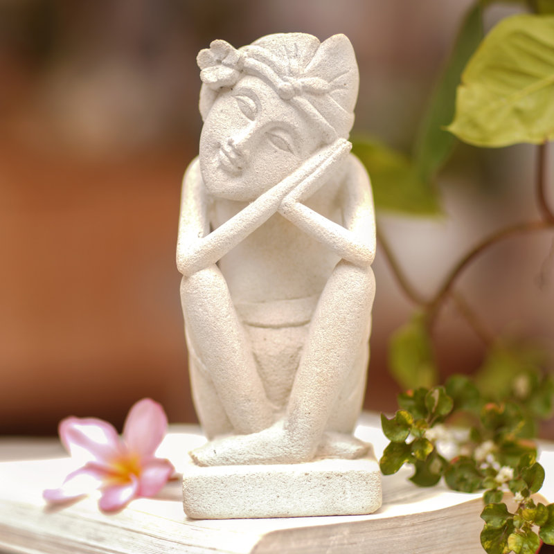 Figurines & Sculptures