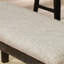 Banc en bois massif avec siège en tissu gris chaud au fini magnifique pour les salles à manger couvertes