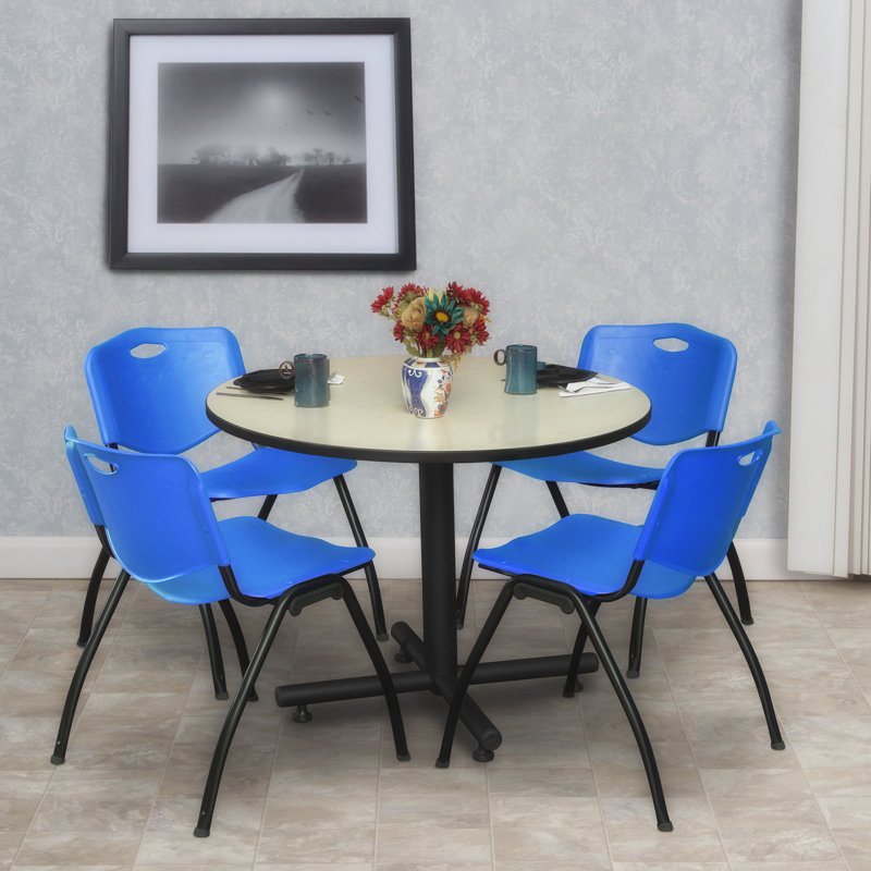 Table de salle de repos Nicklo, Érable, Bleu, 29" H x 36" L x 36" D