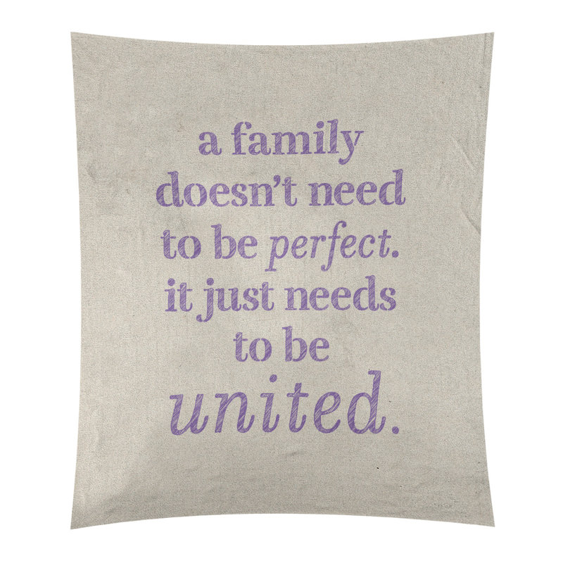 Tapisserie de polyester, citation à la famille love, H 27,5 po x l 37,5 po, Blanc / mauve