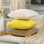  Coussin Pom-Poms-1636350603-1636350604-1636350594