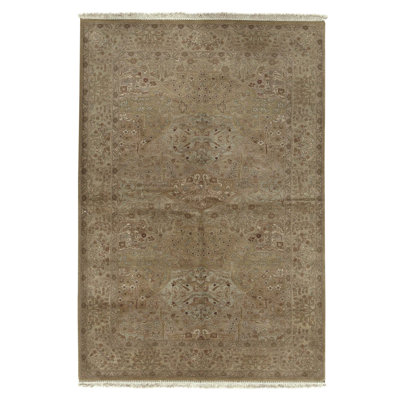 Hand Knotted Wool Oriental Area Rug in Gold