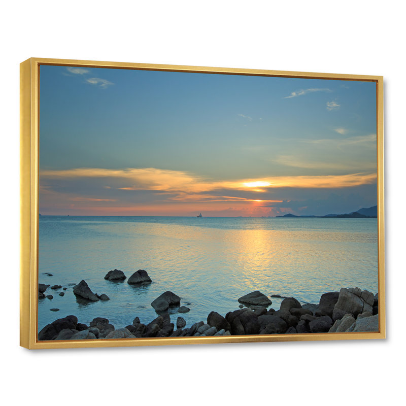 «Panoramic Dramatic Tropical Sunset Sky III», reproduction sur toile, H 24 po x l 36 po x P 1 po, Cadre flottant doré