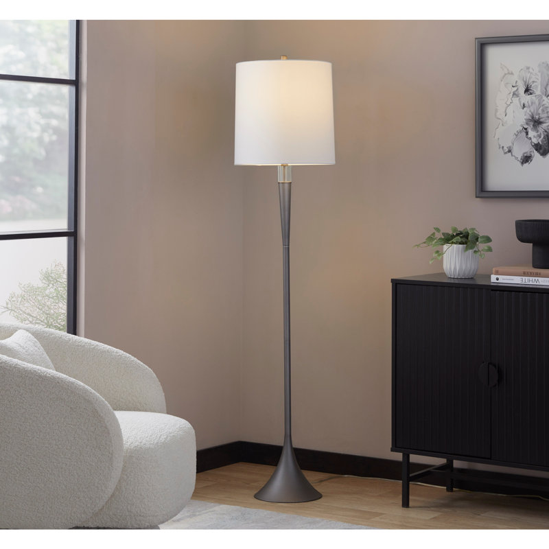 Metal Floor Lamp, Fonte