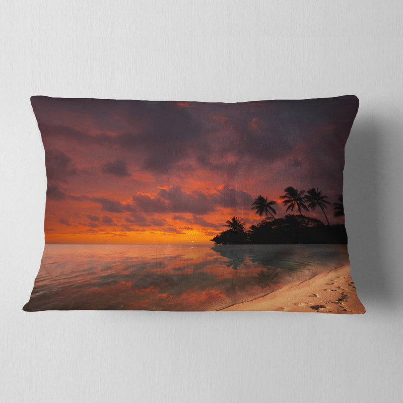 Coussin lombaire de très magnifique soleil à mer tropical
