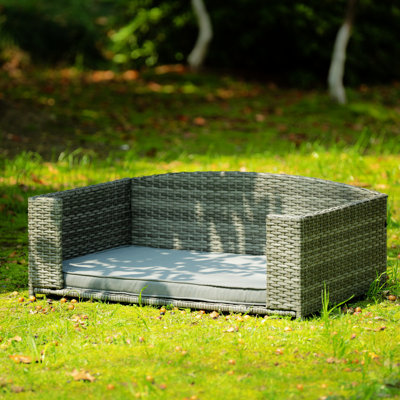 Outdoor Dog Bed, Large Dog Bed, Pet Bed, Wicker Dog Bed