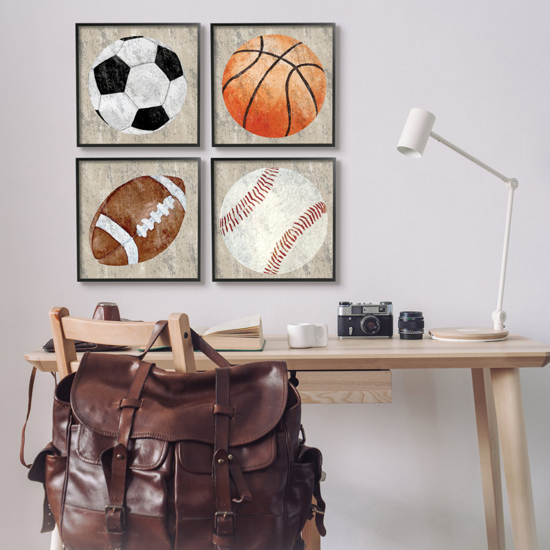 Diverses balles de sport rustiques, ensemble de 4 giclées encadrées par Kim Allen, Giclée encadrée noir minuit