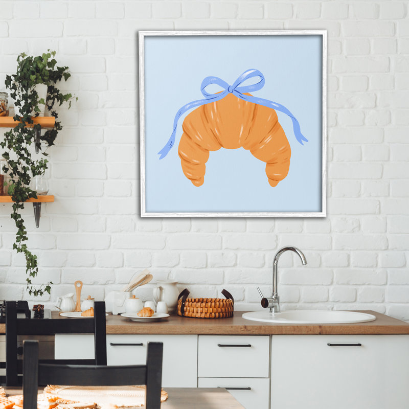 «Blue Bow Croissant», dessin de Krissy Mast, H 24 po x l 24 po, Estampe numérique encadrée blanc bord de mer