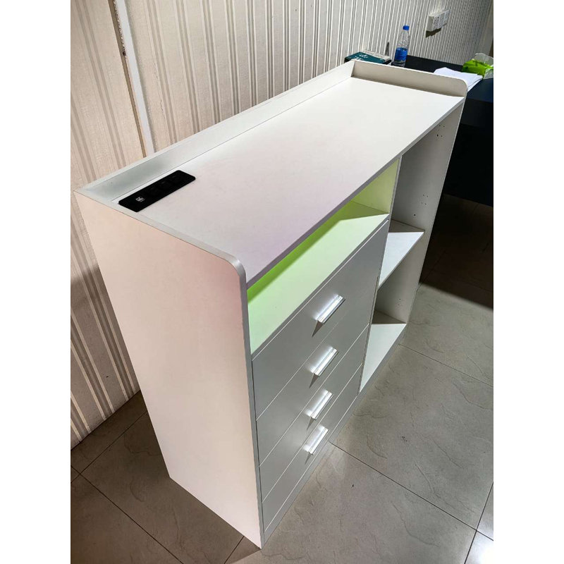 Armoire à trois tiroirs avec lumières DEL