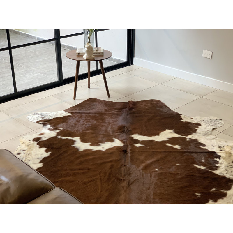 Tapis brun en cuir de vache véritable Noriega