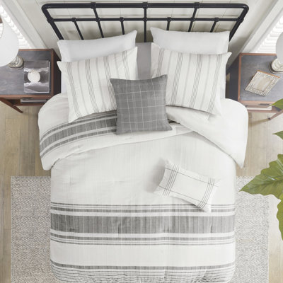 100% coton très grand - blanc / gris avec coussins décoratifs et jupe de lit surdimensionnée pour une chambre à coucher relaxante
