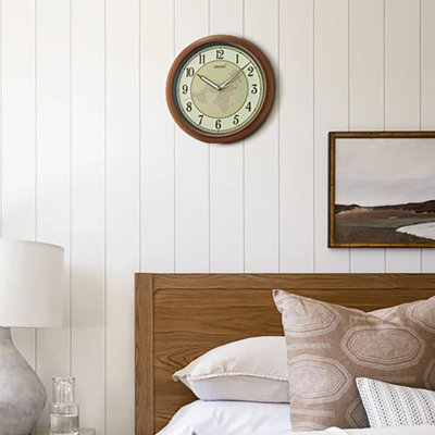 QXA825BLH Traditional Wall Clock, Brown