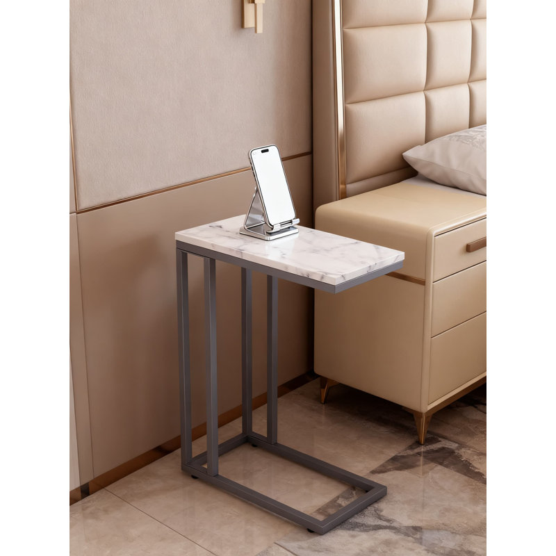 Table de bout en C avec plateau en faux marbre, table d'appoint moderne pour le salon, la chambre à coucher ou le bureau, collation portable et table d'ordinateur portable avec table robuste