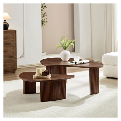 Ensemble de 2 tables basses gigognes de forme irrégulière, ensemble de tables de salon en noyer avec assemblage facile, tables d'appoint polyvalentes pour le bureau du salon