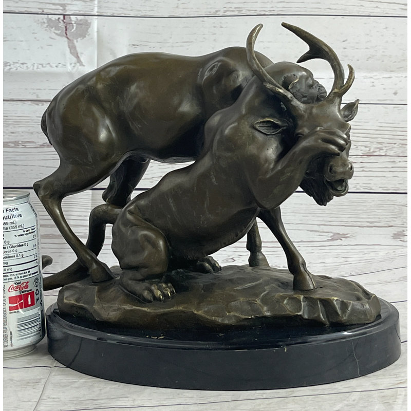 Sculpture de lion et de cerf Brewen