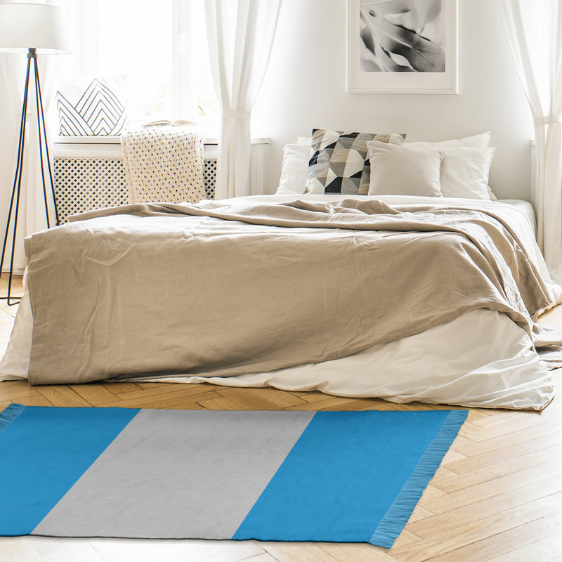 Tapis bleu football caroline, Non