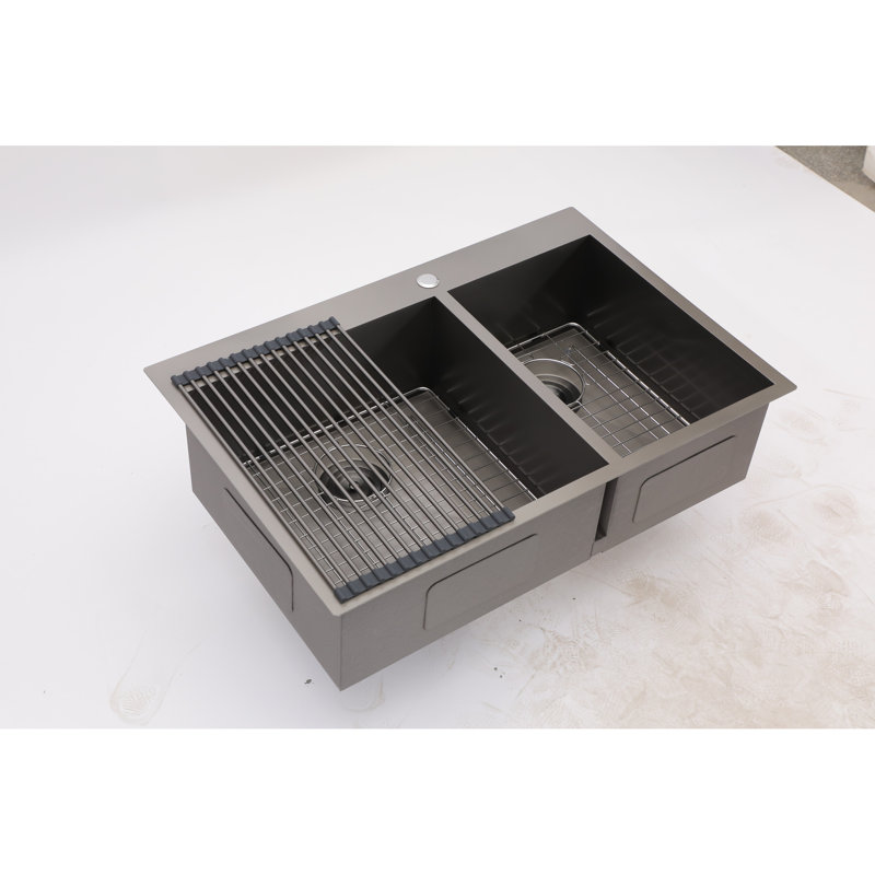 Évier de cuisine contemporain en acier inoxydable à double cuve efficace pour les espaces de cuisson modernes