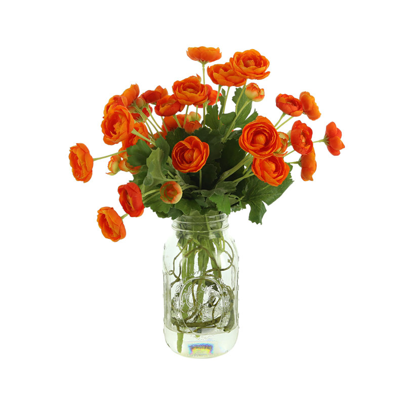 Renoncule artificielle dans un vase
